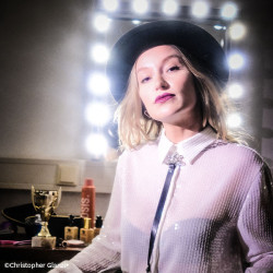 Malarina Trophäenraub ©Christopher Glanzl WEB.jpg