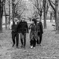 Martin Spengler & die foischn Wiener_innen ©Christian Hochmeister WEB.jpg